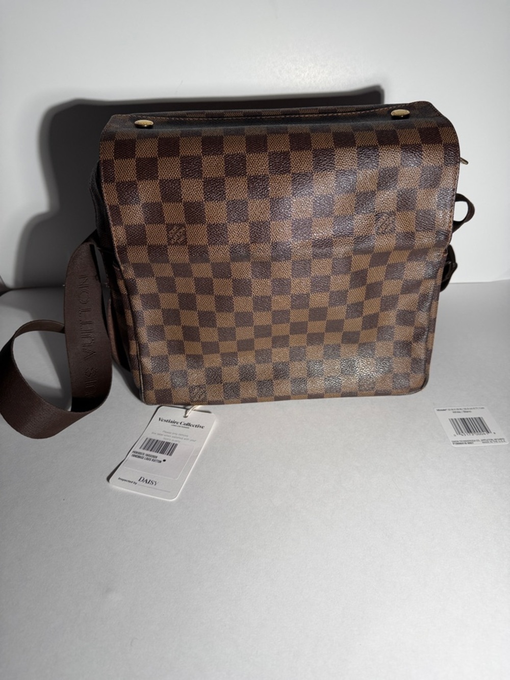 Pre-Love Louis Vuitton Damier Brown Checkered Men’s Crossbody Bag - Picture 3 of 17